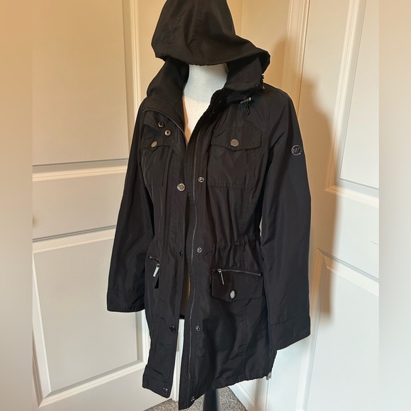 Michael Kors black button/buckle rain jacket with hood - Picture 1 of 9